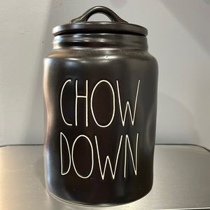Black rae Dunn canister